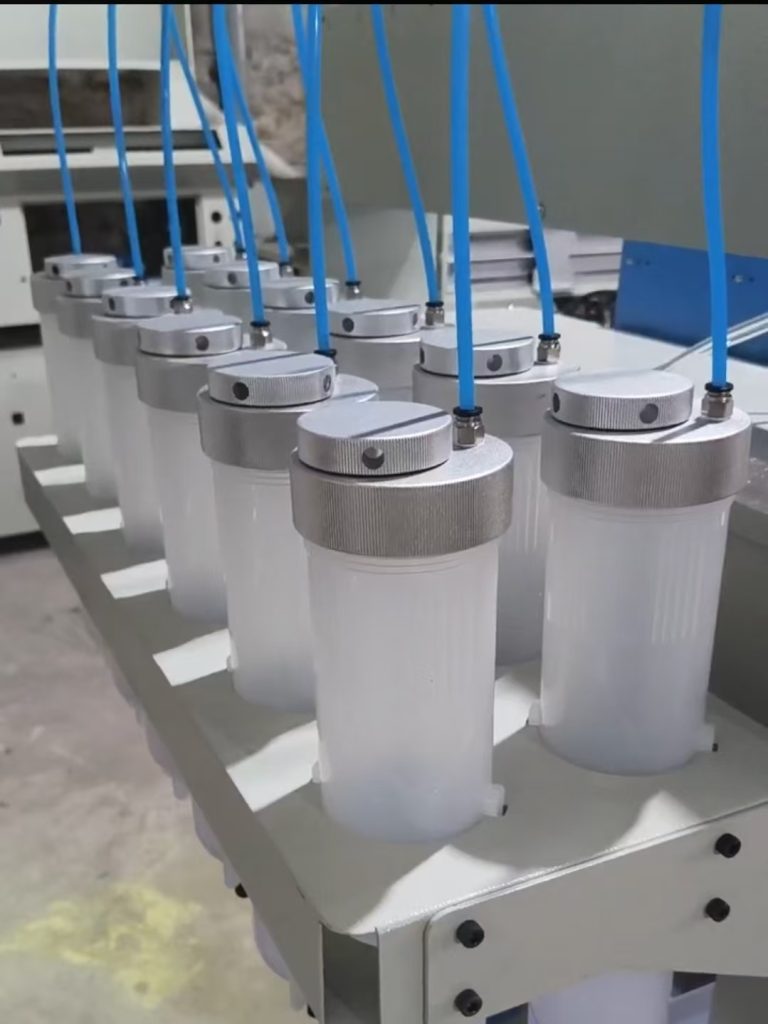 ASA pressure tank, stores liquid PVC raw material for drip molding machine, stable glue supply